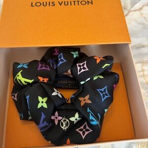 NEW Louis Vuitton Black Murakami Multicolor Monogram Scrunchie with Gold LV